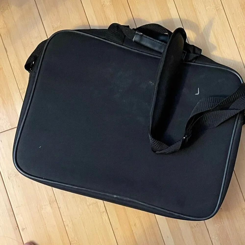 HP HEAVY DUTY WIDE LAPTOP BAG